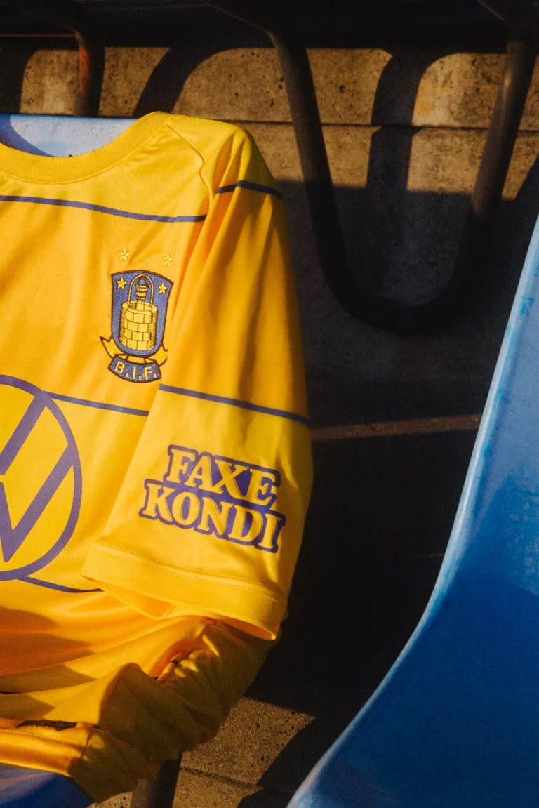 Brøndby IF Womens nye spillertrøjer med Faxe Kondi på skulderen