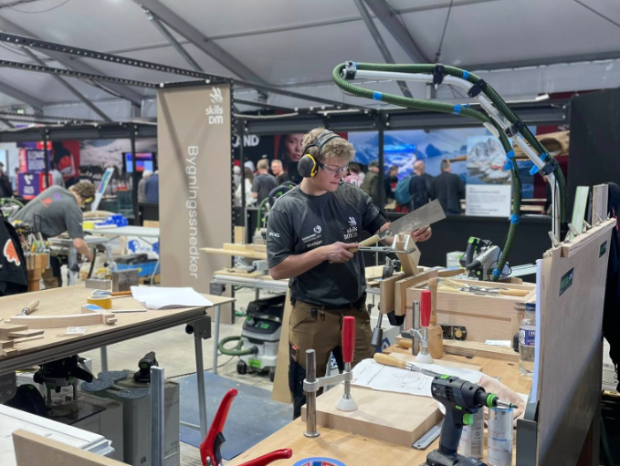 Mathias Bach Johannesen i værkstedet under DM i Skills. Foto: Heidi Bach Johannesen.